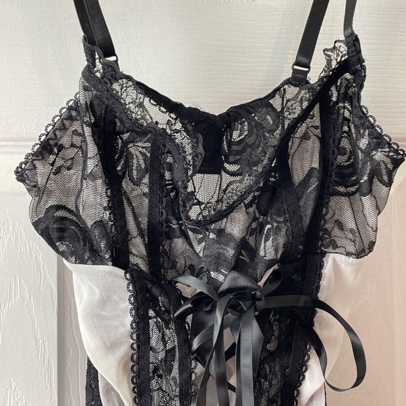 New Romwe Sz 4 Black White Lace Up Bustier Corset Adjustable Straps Y2K Coquette - Picture 2 of 16